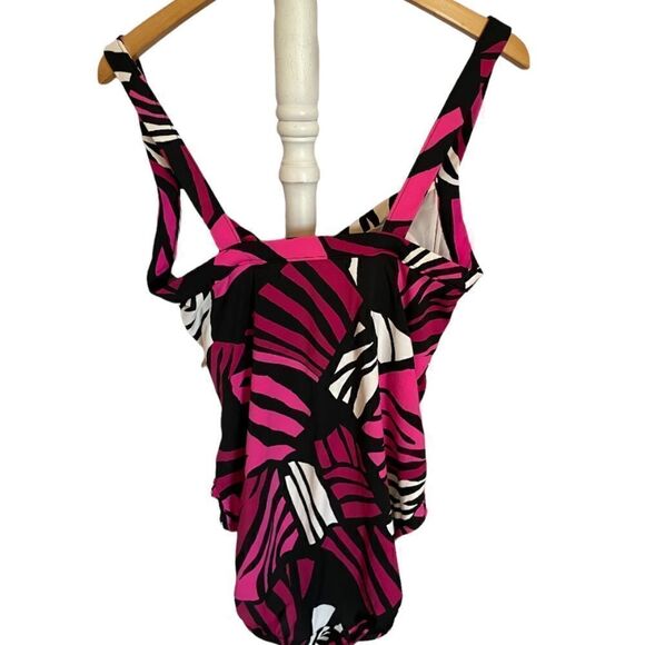 Figure Flattering Swimsuit by Penbrooke, Size 16 - Picture 2 of 7